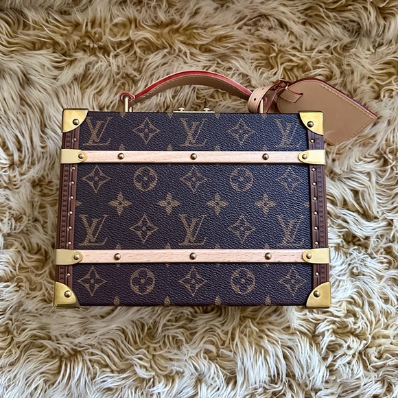 Louis Vuitton M11118
Handle Trunk Monogram - Picture 5 of 17